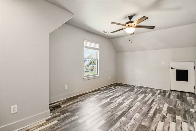 9 Kings Lynn, Bella Vista, AR 72715