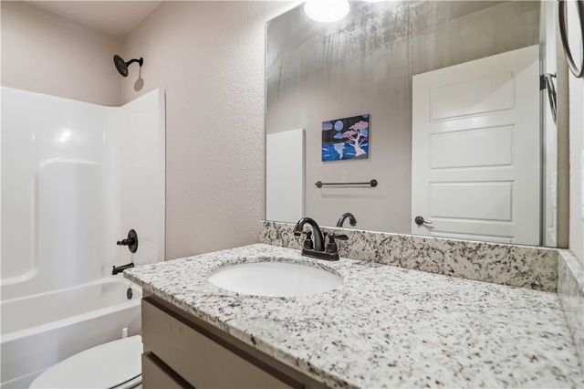 9 Kings Lynn, Bella Vista, AR 72715