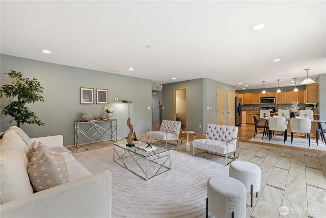 10153 67th Avenue E, Puyallup, WA 98373