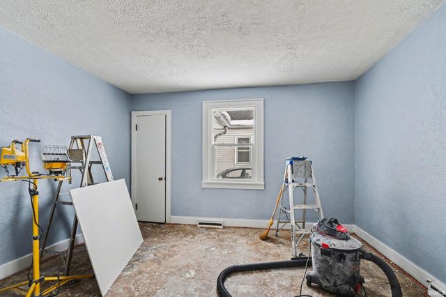 531 S Logan Street, South Bend, IN 46615