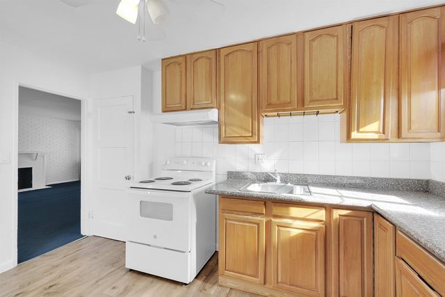 15879 Hesperian Blvd, San Lorenzo, CA 94580