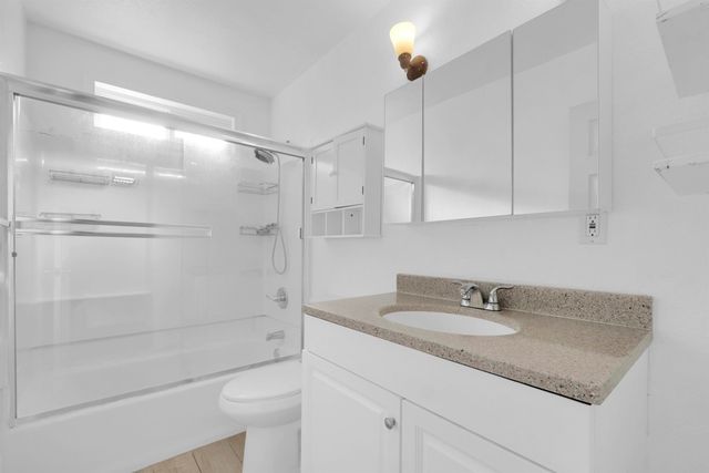 15879 Hesperian Blvd, San Lorenzo, CA 94580