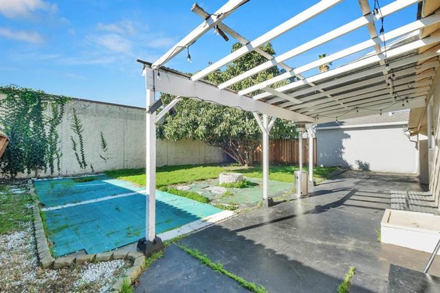 15879 Hesperian Blvd, San Lorenzo, CA 94580