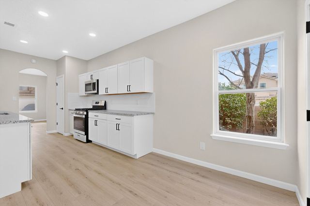 6247 Sierra Nevada Circle NW, Albuquerque, NM 87114