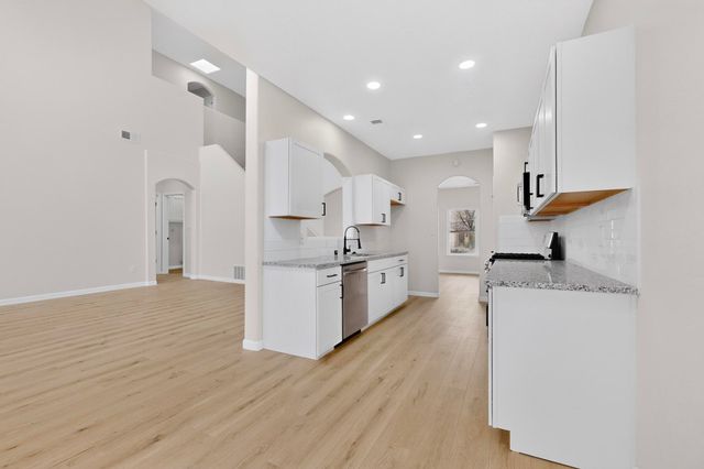 6247 Sierra Nevada Circle NW, Albuquerque, NM 87114