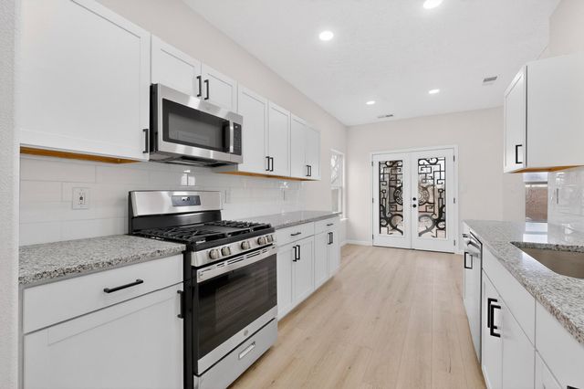 6247 Sierra Nevada Circle NW, Albuquerque, NM 87114