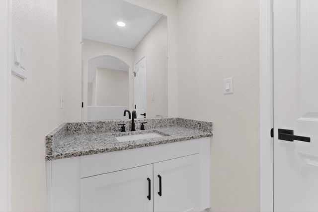 6247 Sierra Nevada Circle NW, Albuquerque, NM 87114