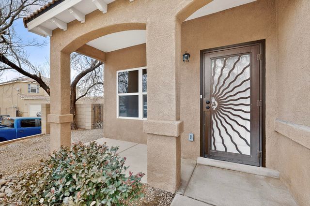 6247 Sierra Nevada Circle NW, Albuquerque, NM 87114