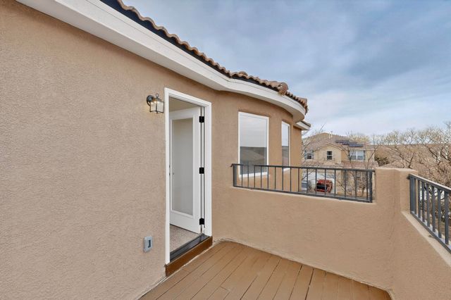 6247 Sierra Nevada Circle NW, Albuquerque, NM 87114