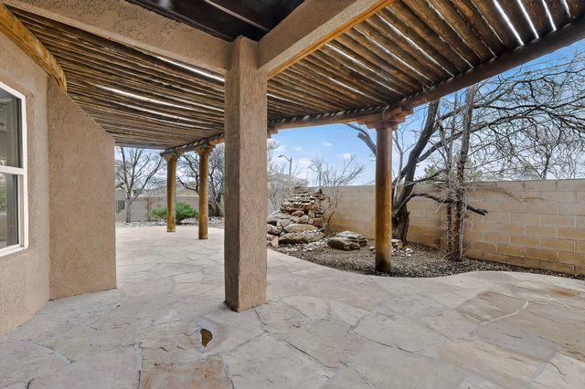 6247 Sierra Nevada Circle NW, Albuquerque, NM 87114