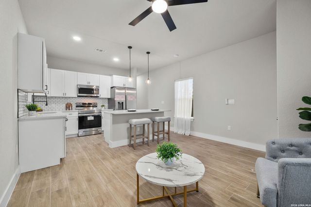 1122 Elvira St, San Antonio, TX 78207