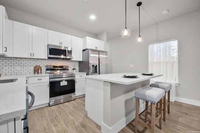 1122 Elvira St, San Antonio, TX 78207