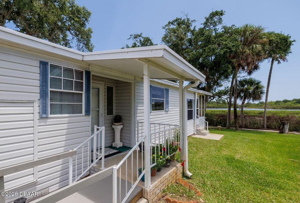 735 Navigators Way, Edgewater, FL 32141