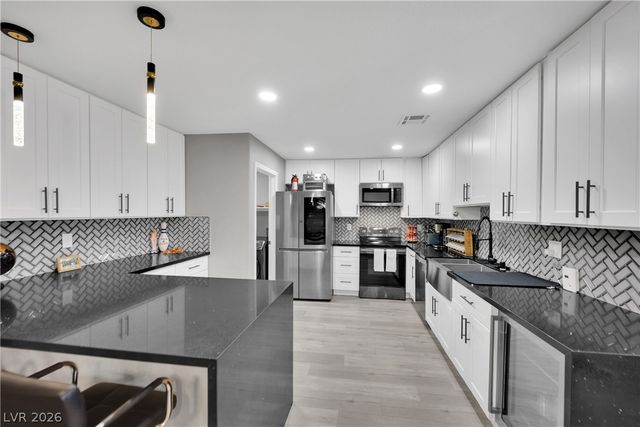 3613 Shawn Reynolds Court 103, Las Vegas, NV 89129