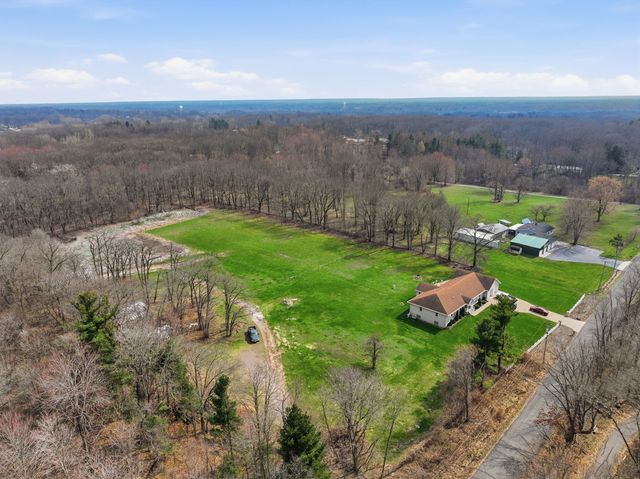 1251 N Mineral Springs Road, Porter, IN 46304