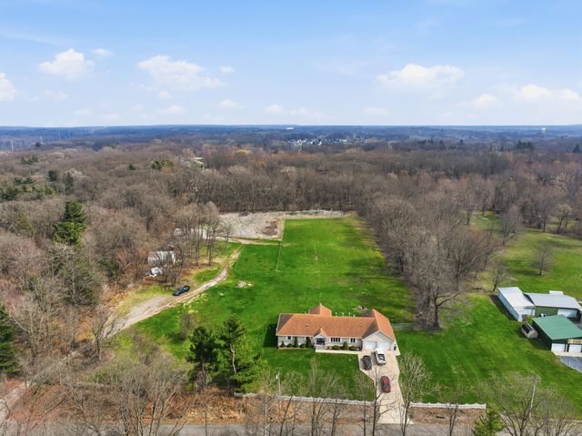 1251 N Mineral Springs Road, Porter, IN 46304