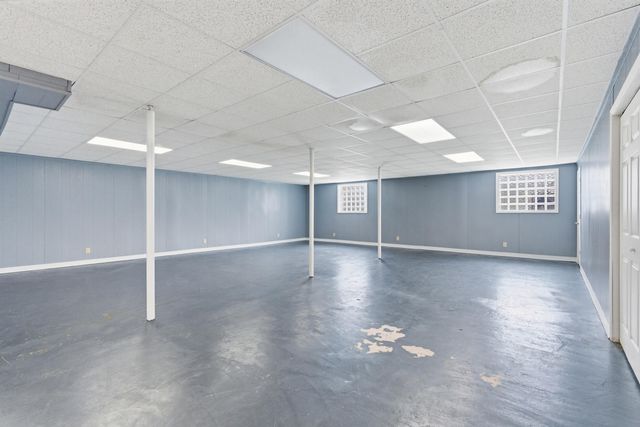 1251 N Mineral Springs Road, Porter, IN 46304