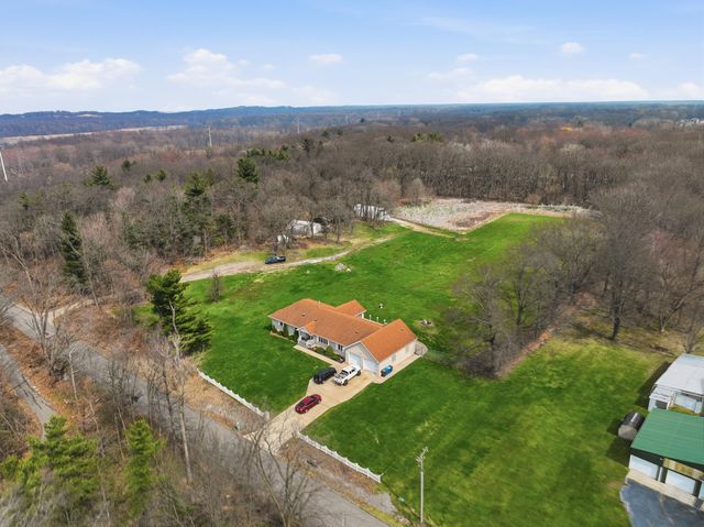 1251 N Mineral Springs Road, Porter, IN 46304