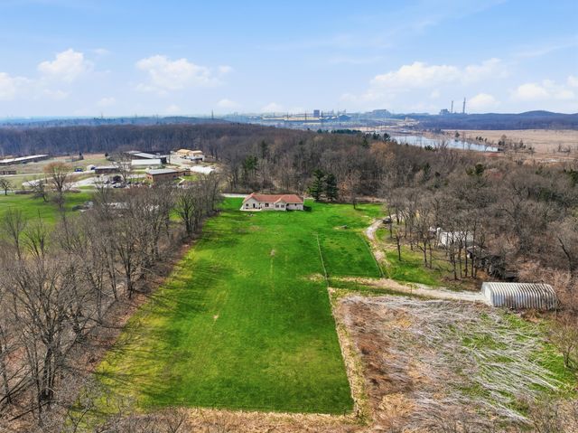 1251 N Mineral Springs Road, Porter, IN 46304