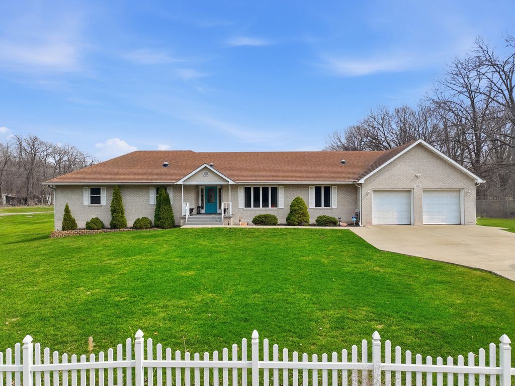 1251 N Mineral Springs Road, Porter, IN 46304