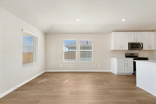 2229 Mustang Way, Seagoville, TX 75159