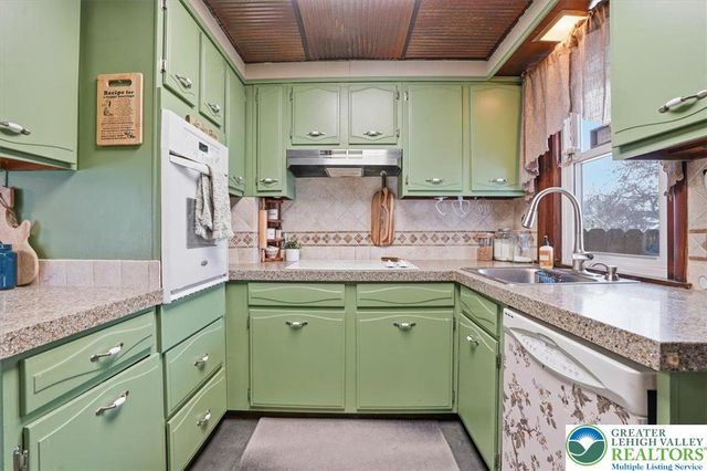 405 East Landis Street, Coopersburg Boro, PA 18036