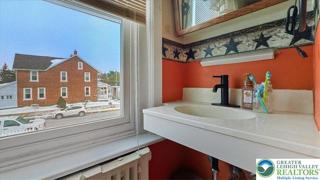 405 East Landis Street, Coopersburg Boro, PA 18036