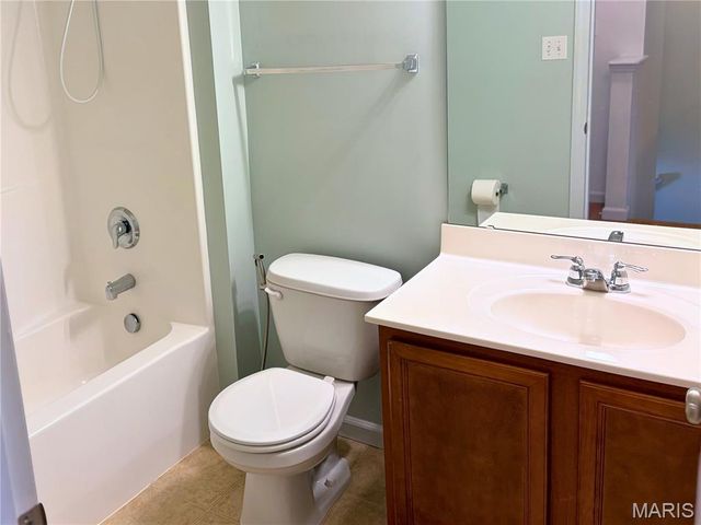 223 Countryshire Drive, Lake St Louis, MO 63367