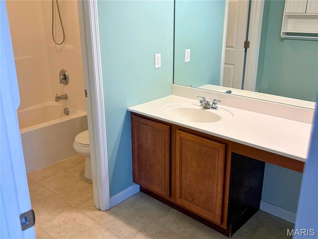 223 Countryshire Drive, Lake St Louis, MO 63367