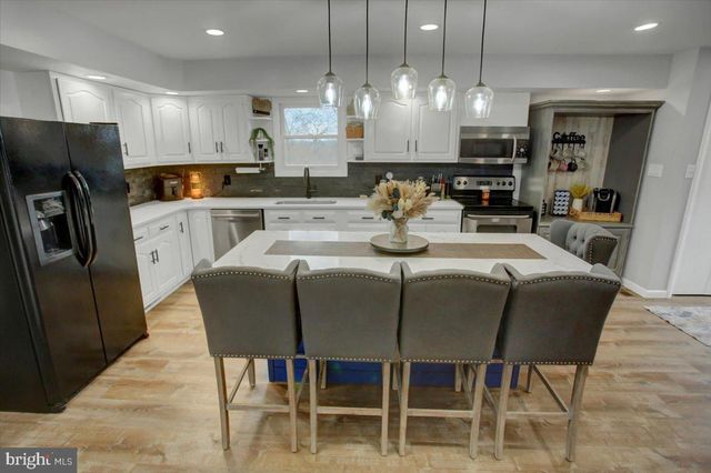 16726 BROADFORDING RD, Hagerstown, MD 21740