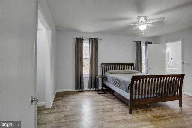 16726 BROADFORDING RD, Hagerstown, MD 21740