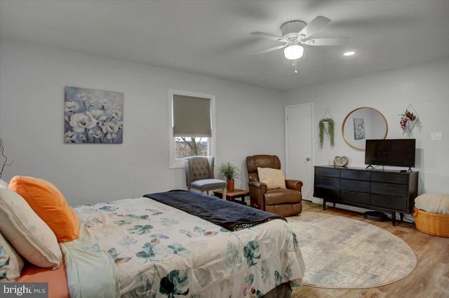 16726 BROADFORDING RD, Hagerstown, MD 21740