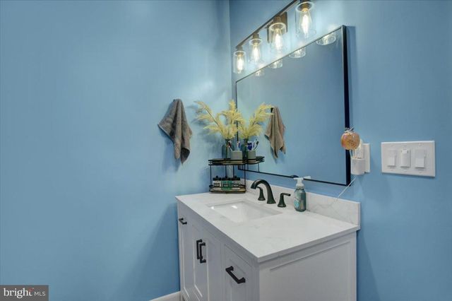 16726 BROADFORDING RD, Hagerstown, MD 21740
