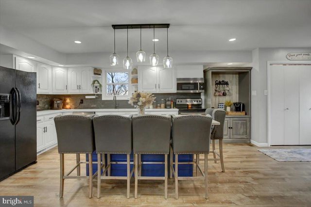 16726 BROADFORDING RD, Hagerstown, MD 21740
