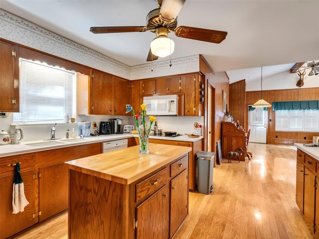 207 Shady Nook Lane, Friendswood, TX 77546