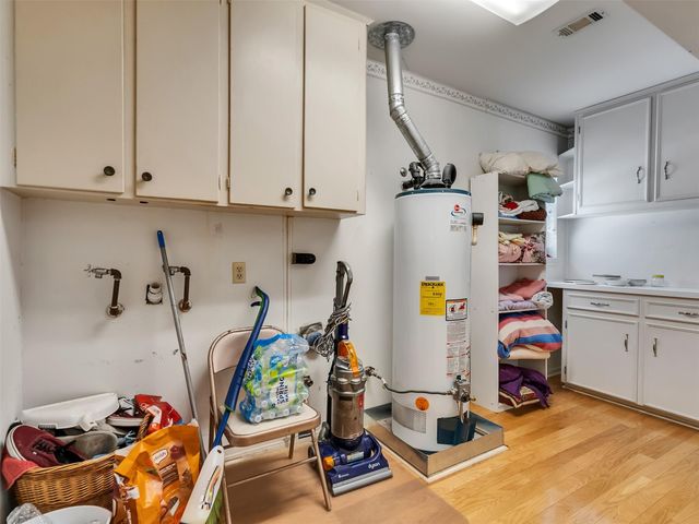 207 Shady Nook Lane, Friendswood, TX 77546