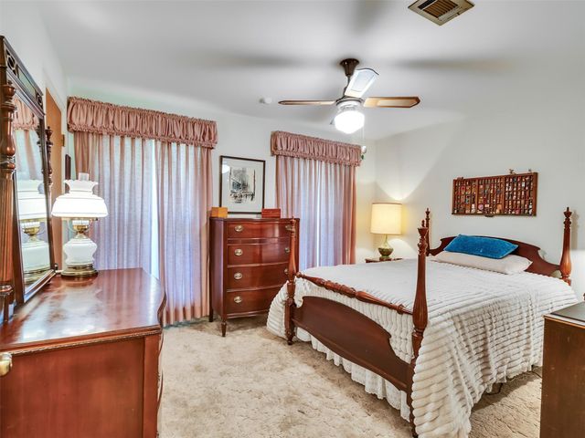 207 Shady Nook Lane, Friendswood, TX 77546