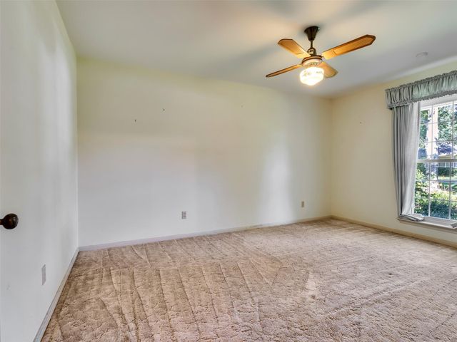 207 Shady Nook Lane, Friendswood, TX 77546