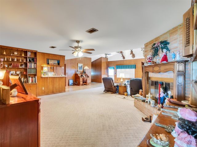 207 Shady Nook Lane, Friendswood, TX 77546