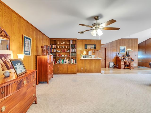 207 Shady Nook Lane, Friendswood, TX 77546