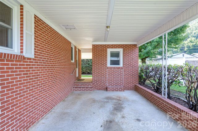 32 Kathy Drive, Waynesville, NC 28786