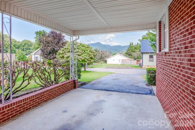 32 Kathy Drive, Waynesville, NC 28786