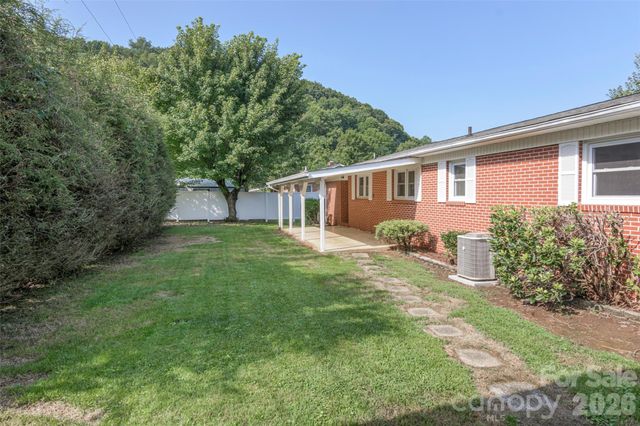 32 Kathy Drive, Waynesville, NC 28786