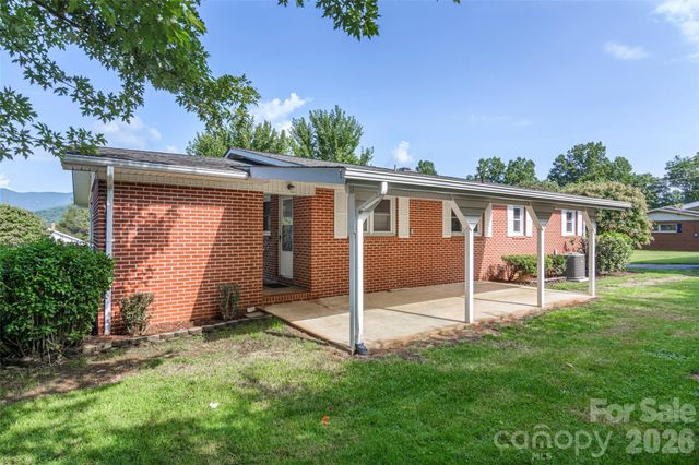 32 Kathy Drive, Waynesville, NC 28786
