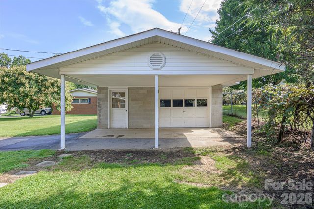 32 Kathy Drive, Waynesville, NC 28786