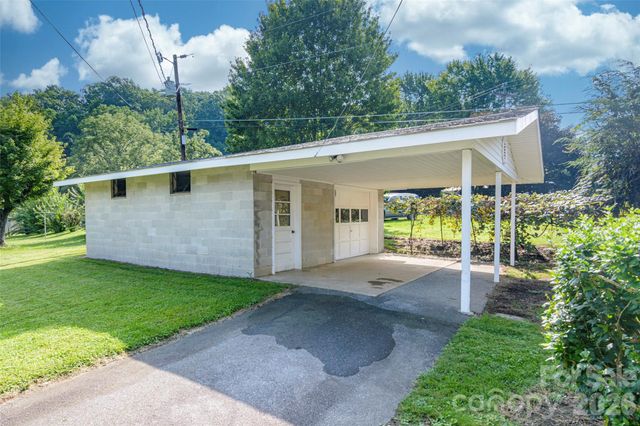 32 Kathy Drive, Waynesville, NC 28786