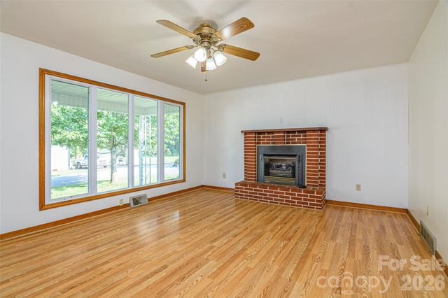 32 Kathy Drive, Waynesville, NC 28786