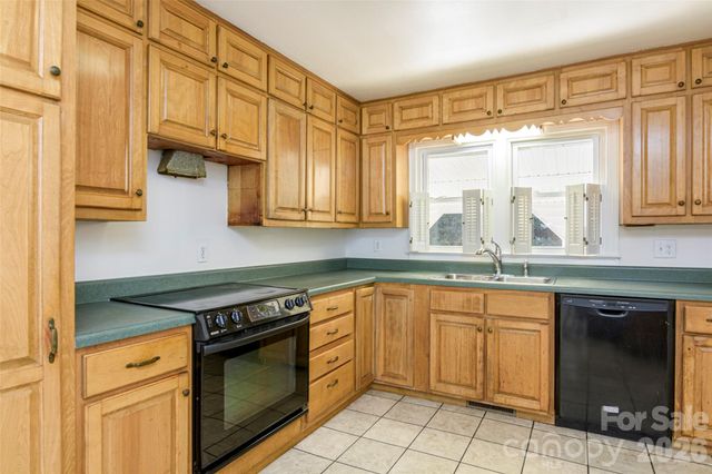 32 Kathy Drive, Waynesville, NC 28786