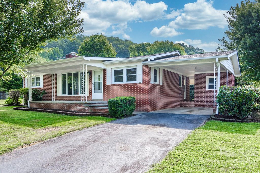 32 Kathy Drive, Waynesville, NC 28786