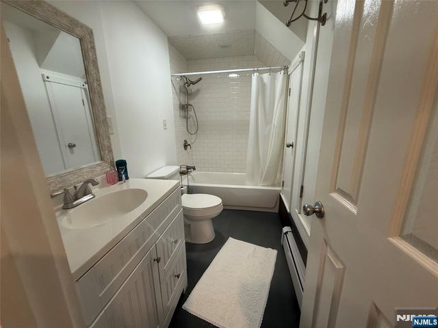 508 3rd Avenue 2, Lyndhurst, NJ 07071